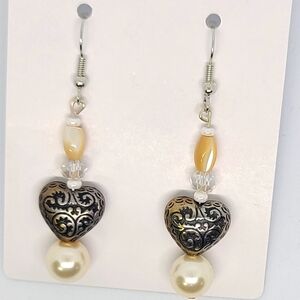 🆕️ OOAK Heart Pearl Earrings A1